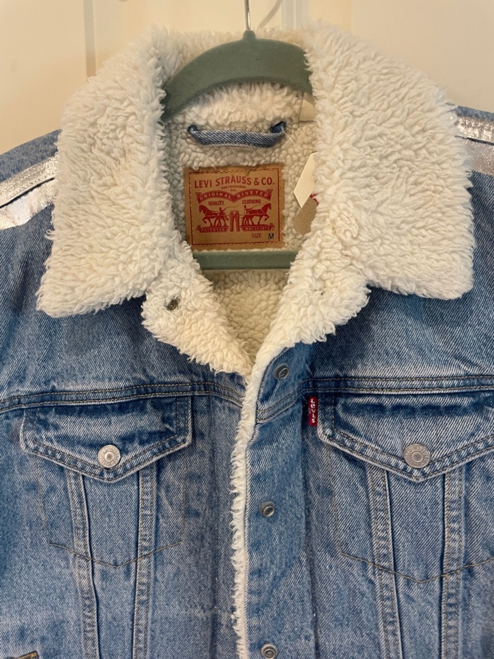 Levi's Light Blue Denim Jacket with White Sherpa Collar and Silver Stripe - Picture 2 of 6